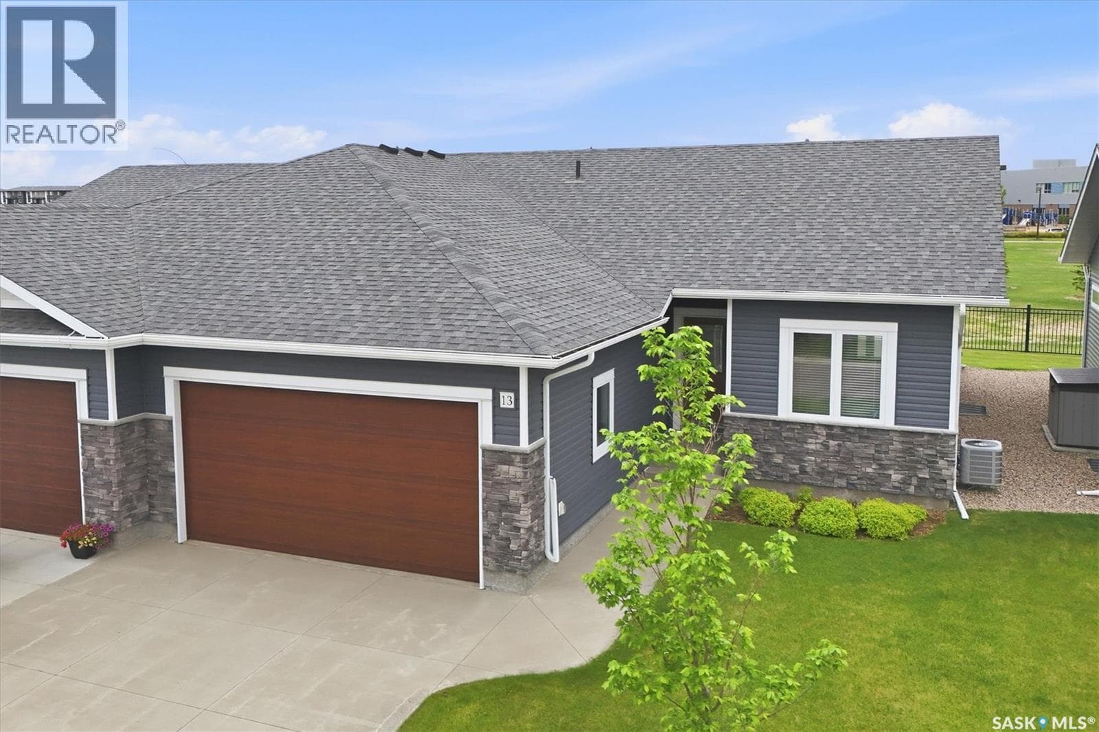 13 315 Olson LANE W