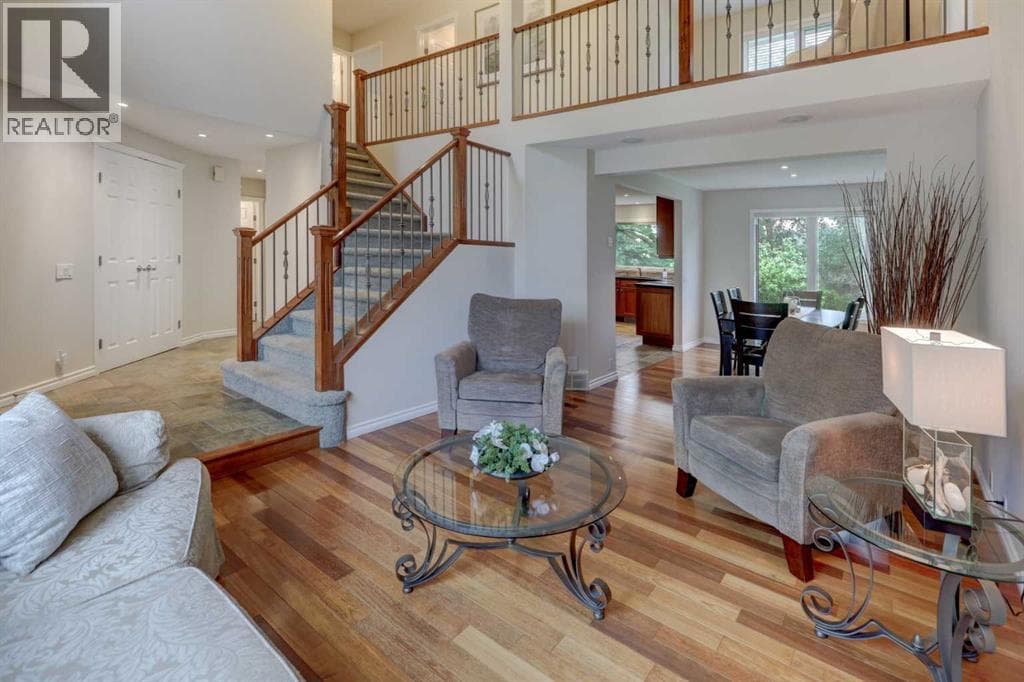 174 Mt Robson Close SE — photo 5