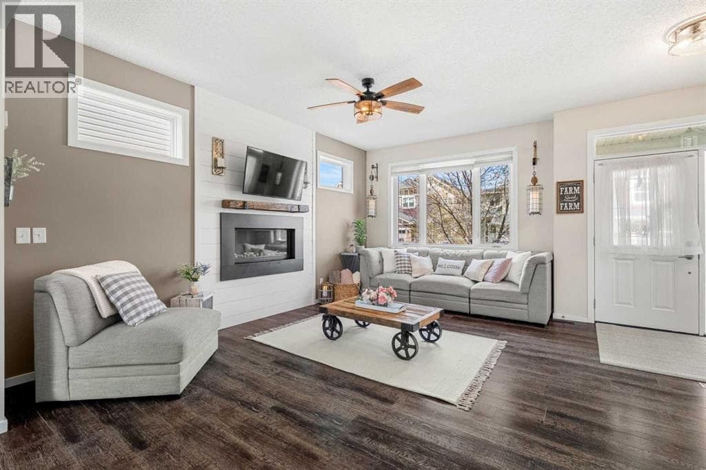 1717 Baywater Road SW — photo 4