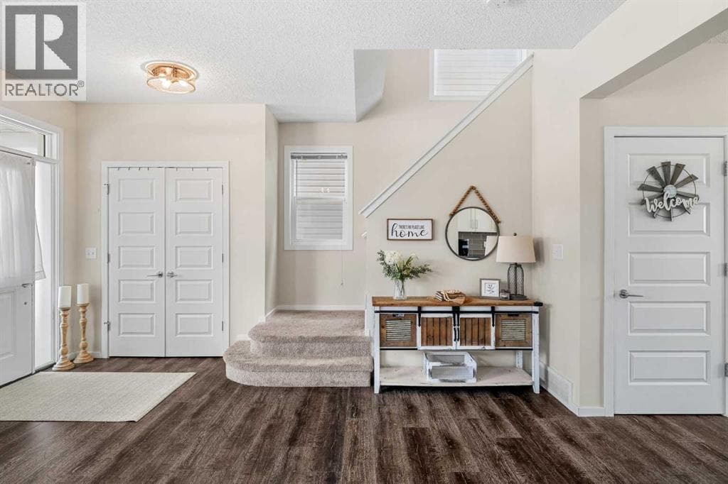 1717 Baywater Road SW — photo 2