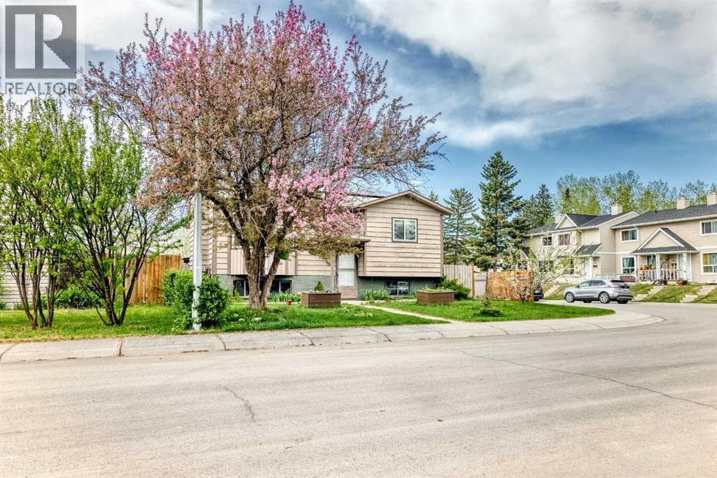 43 Mckenna Way SE — photo 2