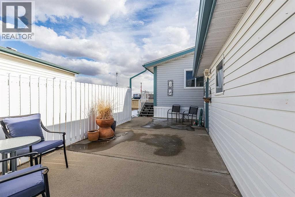8, 1600 Strachan Road SE — photo 4