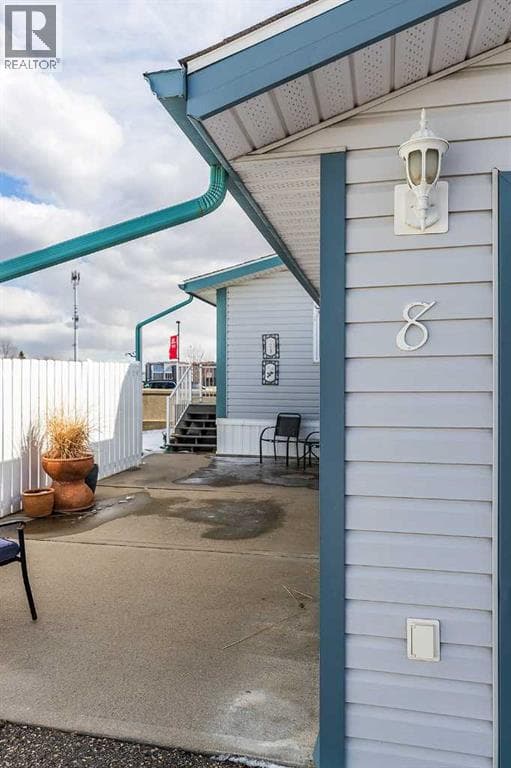 8, 1600 Strachan Road SE — photo 2
