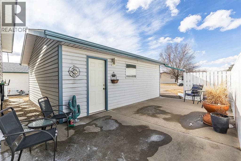 8, 1600 Strachan Road SE — photo 5
