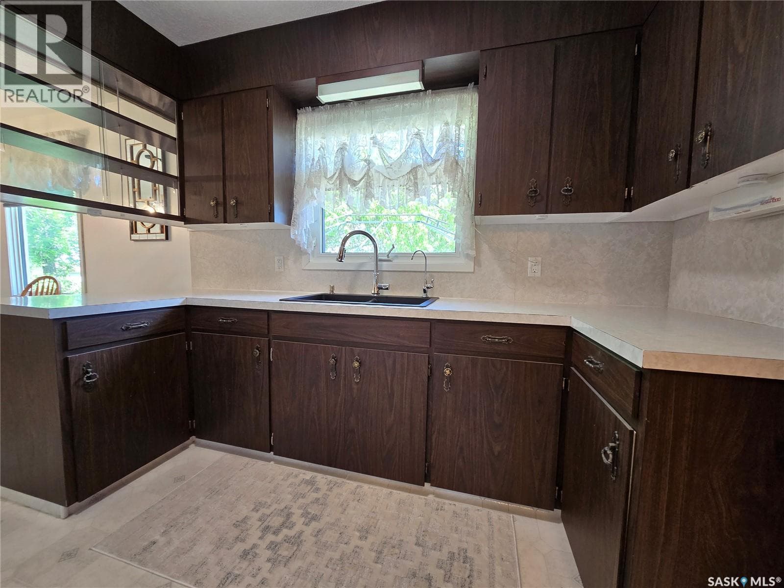 222 TORBAY STREET — photo 4