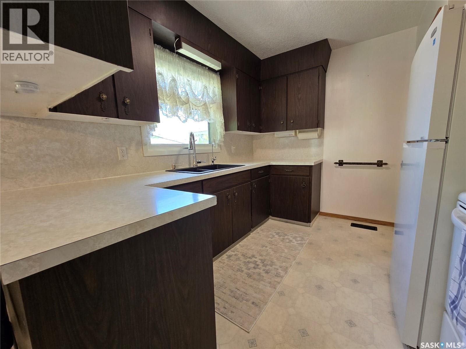 222 TORBAY STREET — photo 5