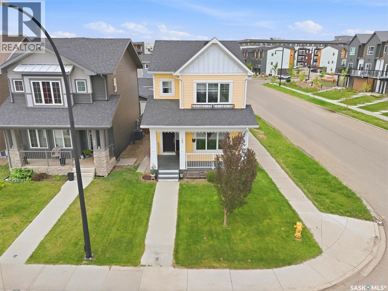 187 Newton WAY photo 2