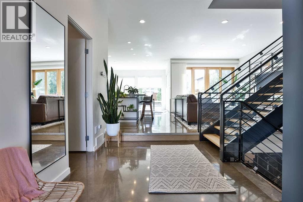 22 Riverland Close W — photo 5