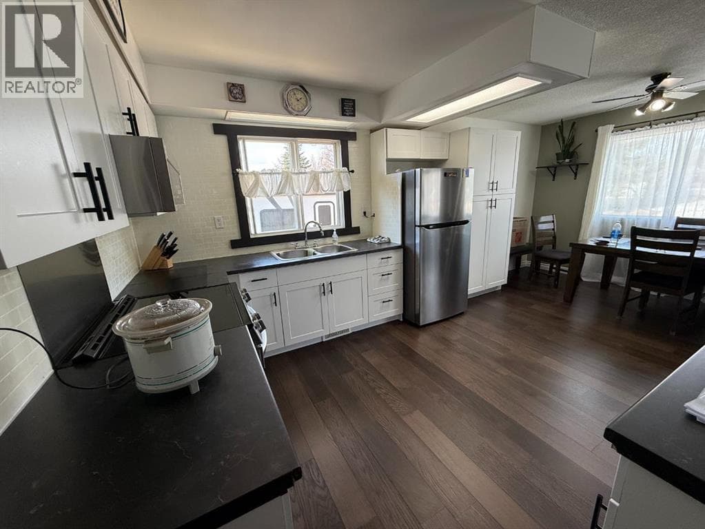 19 Centennial Crescent — photo 4