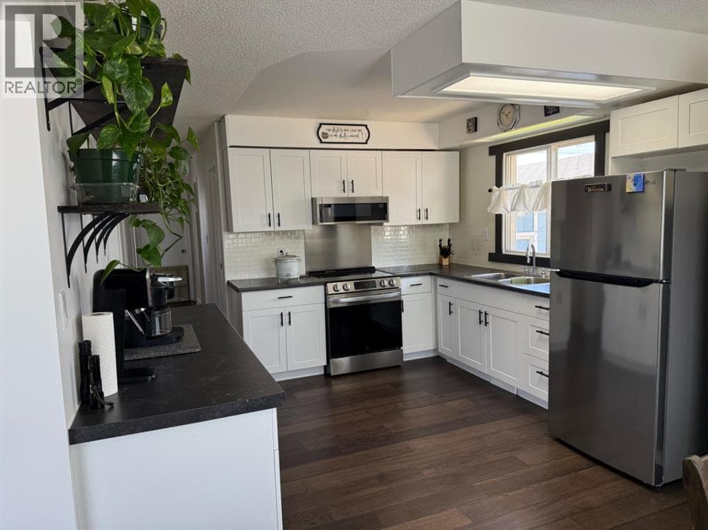 19 Centennial Crescent — photo 5