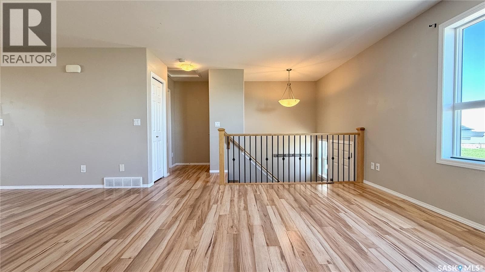 19 200 Hiebert CRESCENT — photo 4