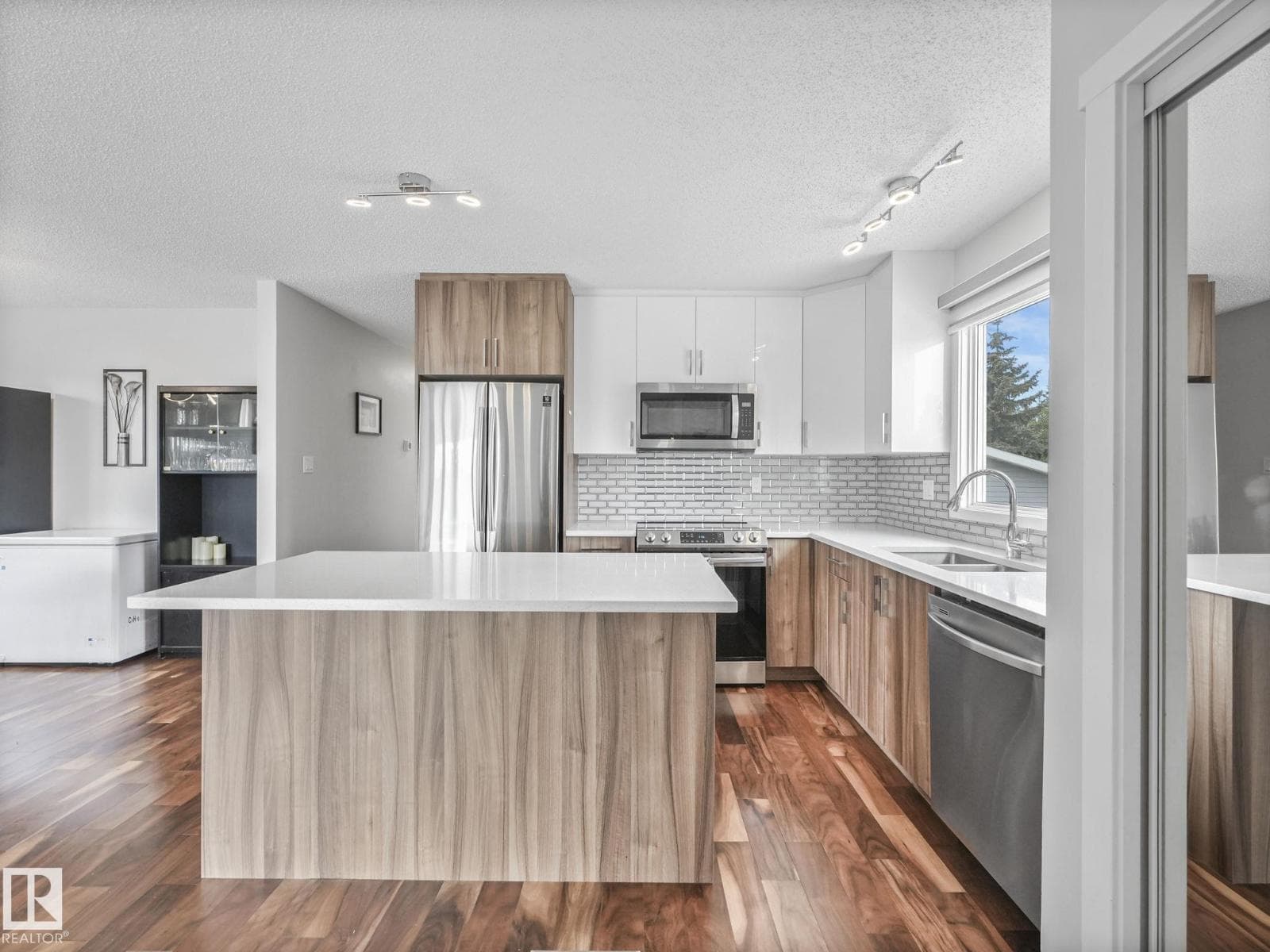 6 bed 3 bath single family at 180 DUNLUCE RD NW — $499,900 — photo 6