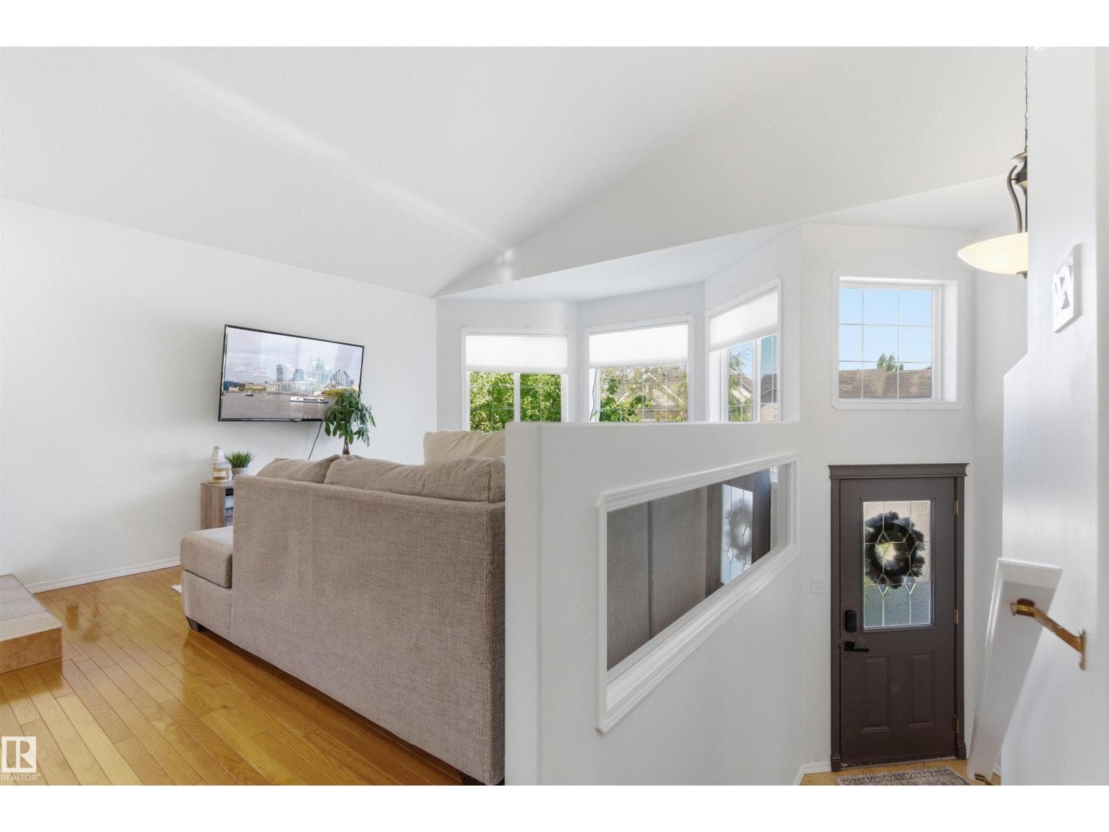 2309 3 AV — photo 2