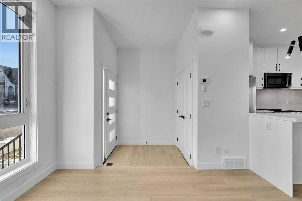2605 1 Street NE — photo 5