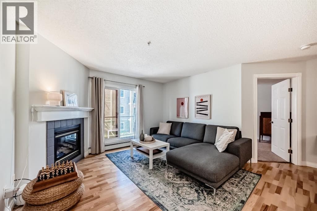 212, 290 Shawville Way SE