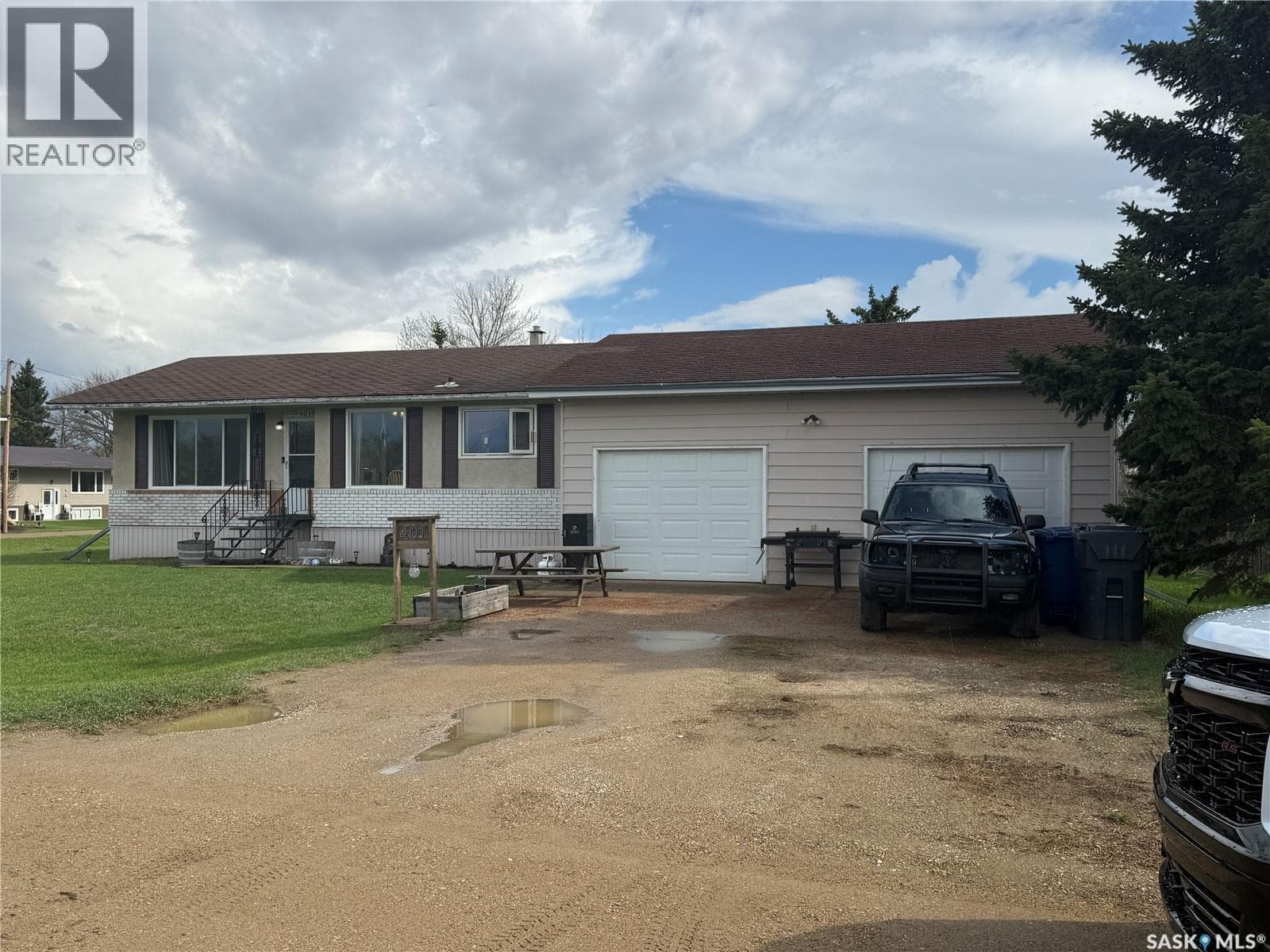 401 Golspie STREET — photo 2