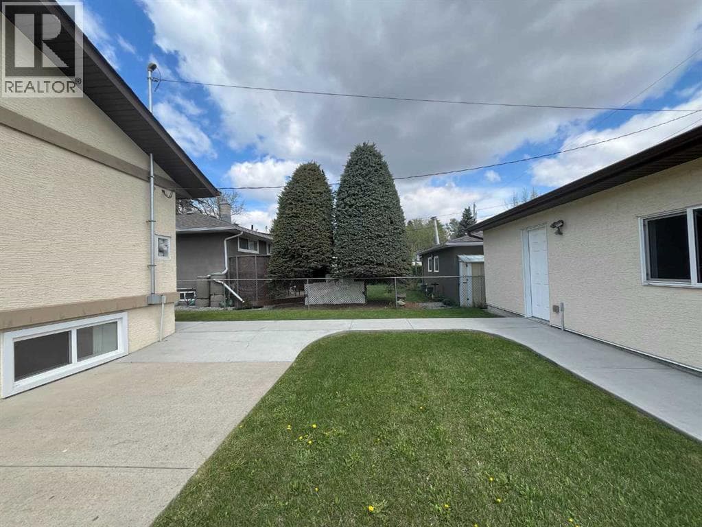 7224 21 Street SE — photo 3