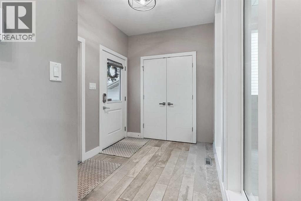 1544 Coalbanks Boulevard W — photo 2