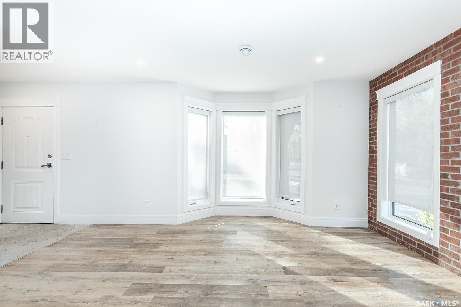 1001 Osler STREET — photo 4