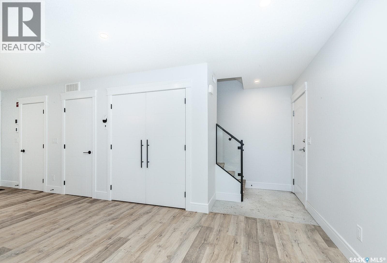 1001 Osler STREET — photo 5