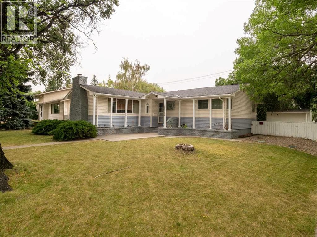 1202 13 Street S
