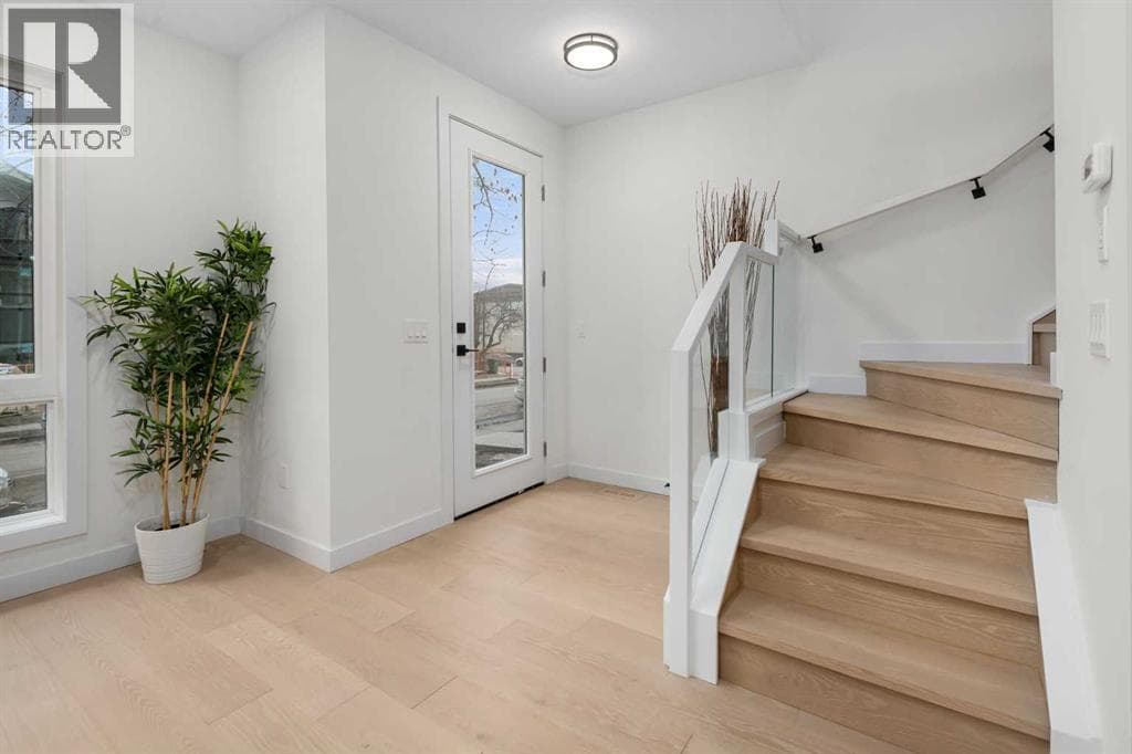1, 3719 14A Street SW — photo 2