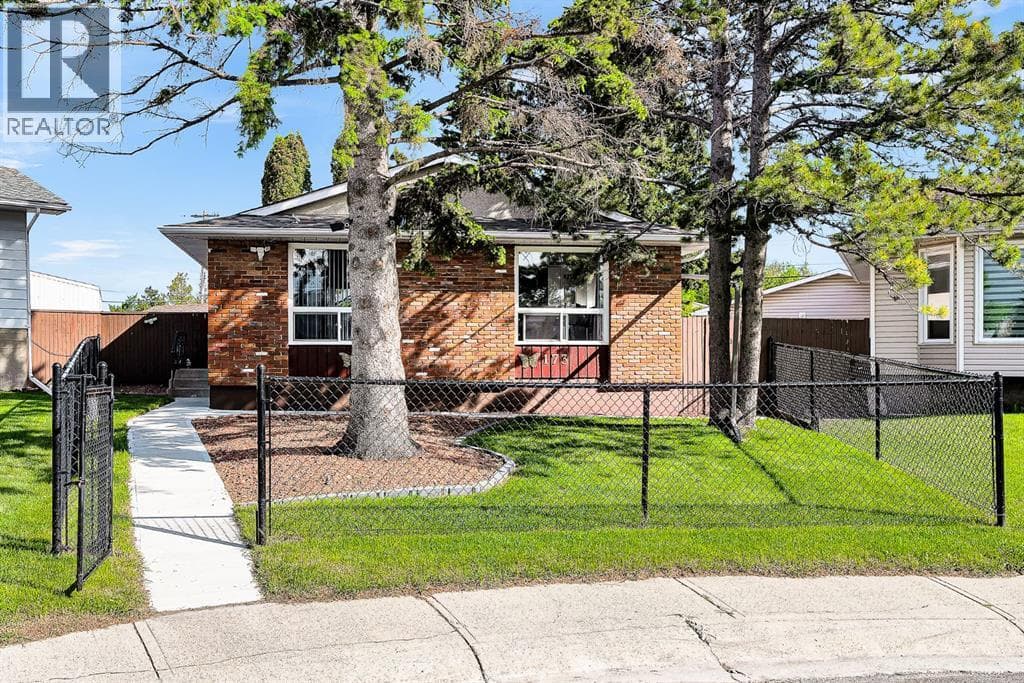 173 Margate Close NE