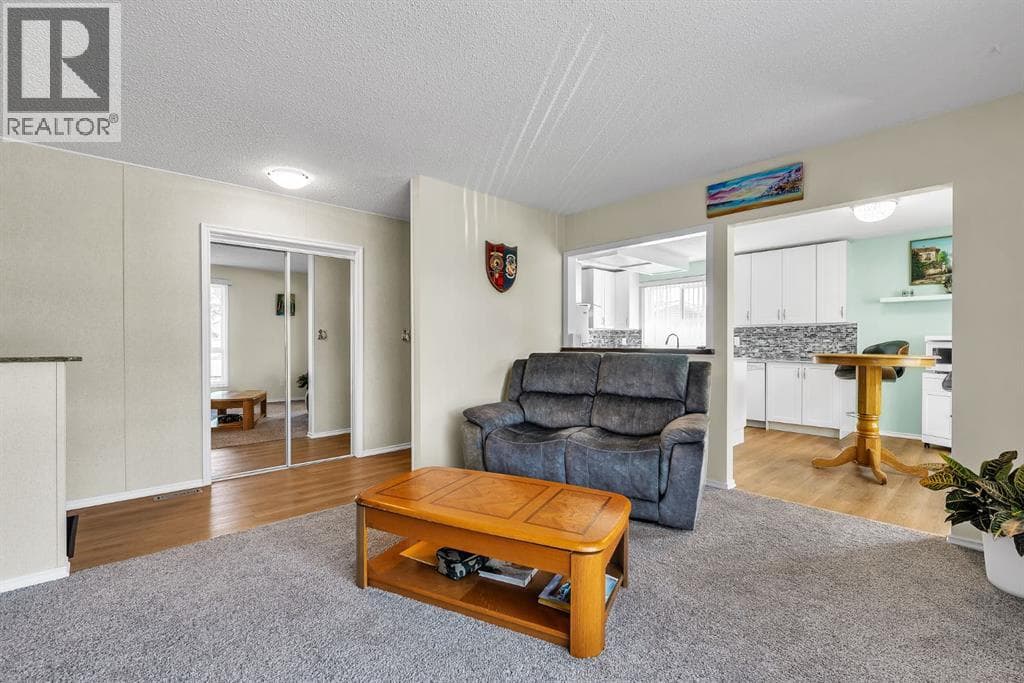 173 Margate Close NE — photo 3