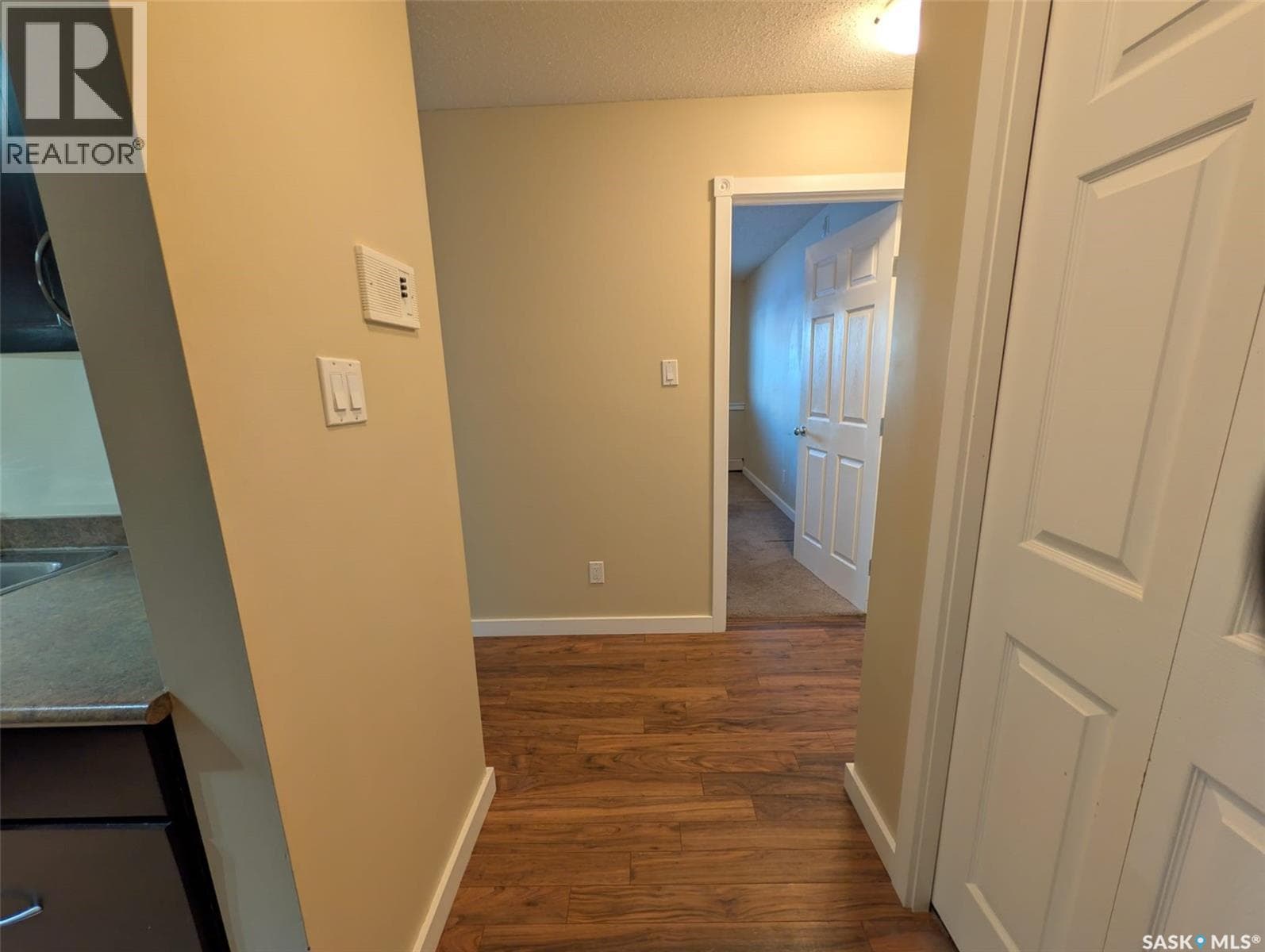 108 1435 Embassy DRIVE — photo 4