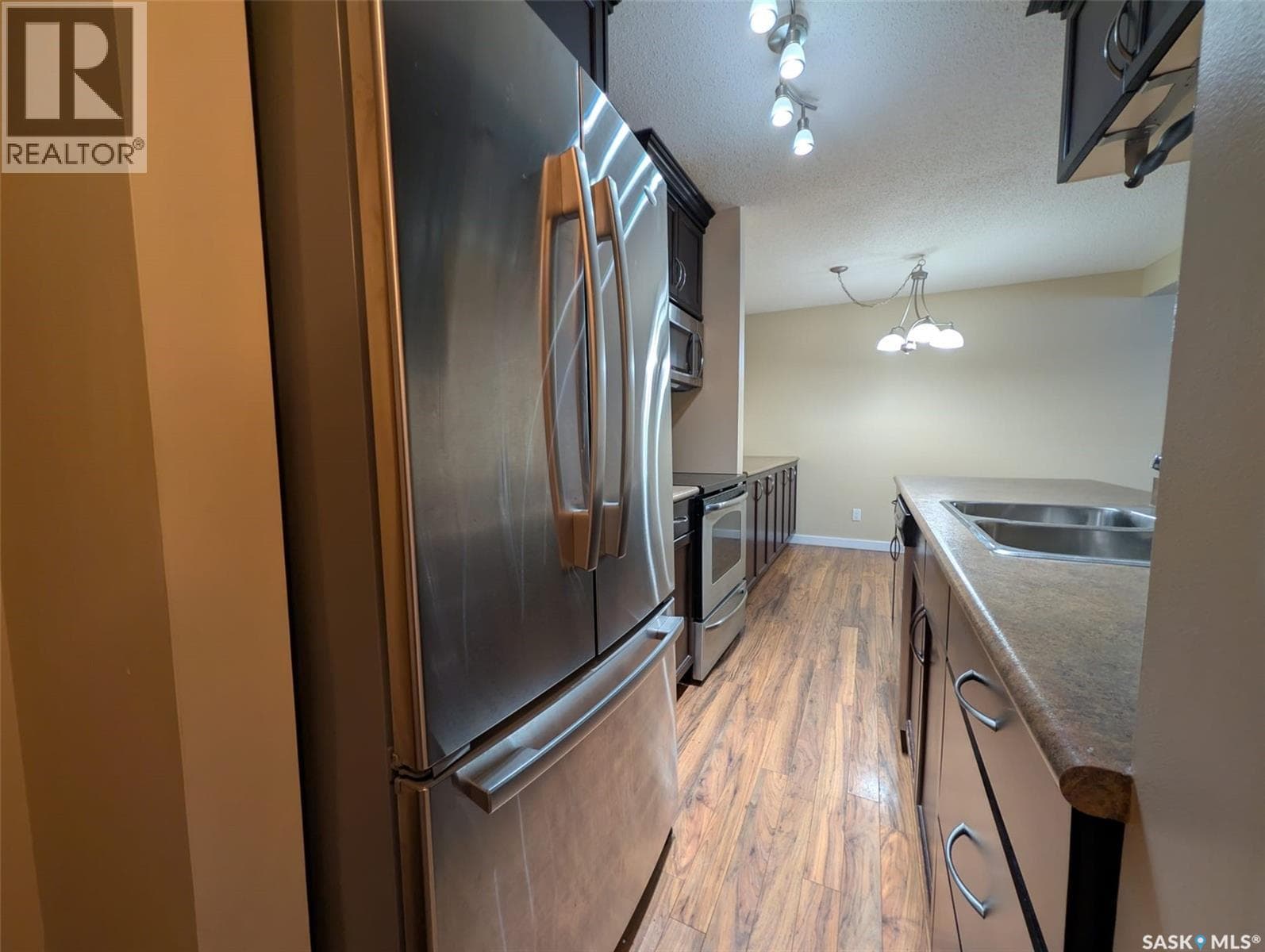 108 1435 Embassy DRIVE — photo 5