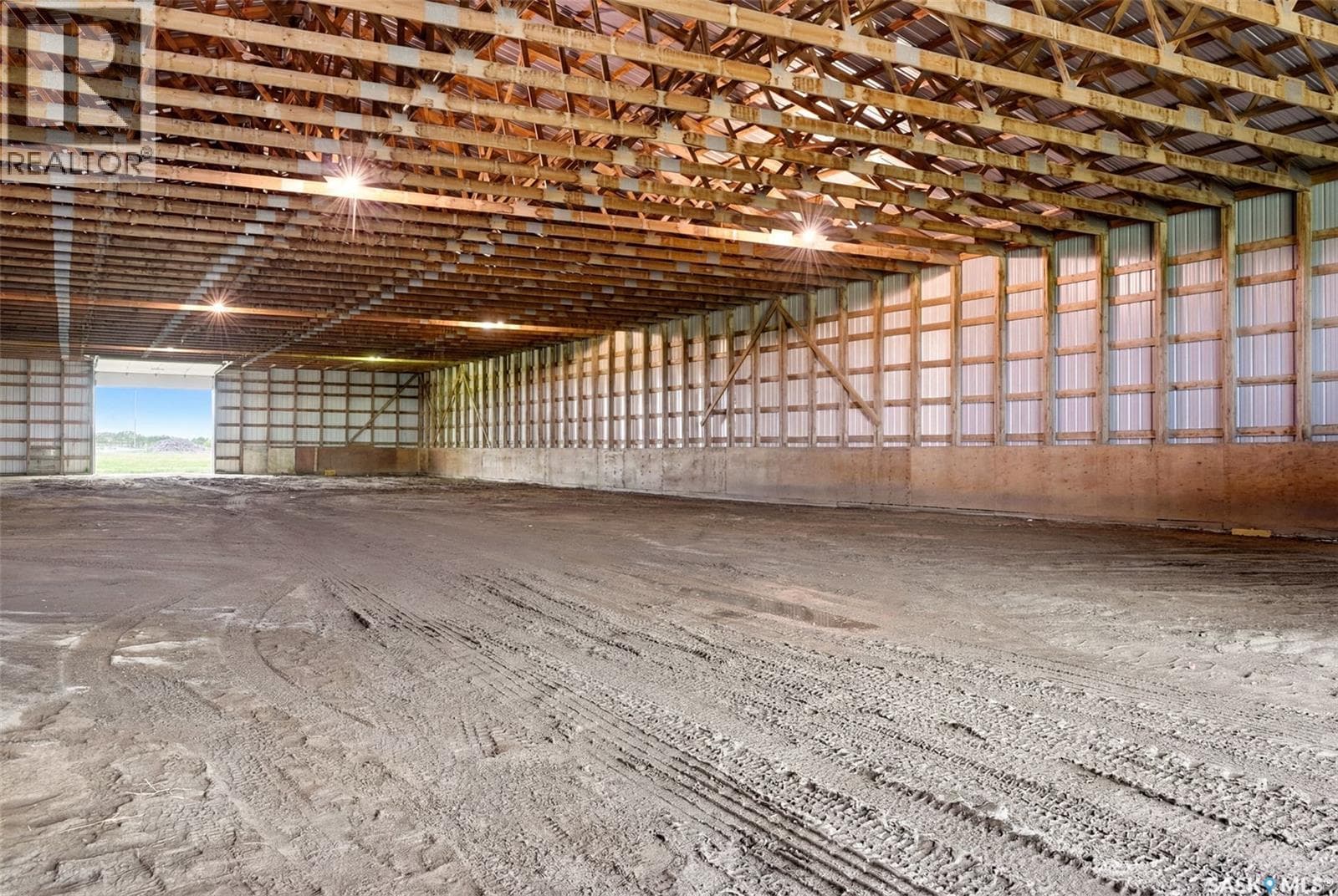 Bienfait Riding Arena/Shop and Land — photo 5