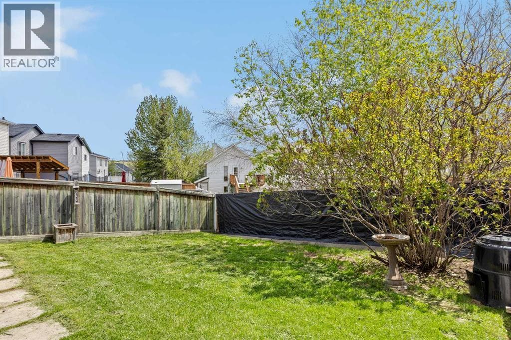 242 Hidden Spring Mews NW — photo 3
