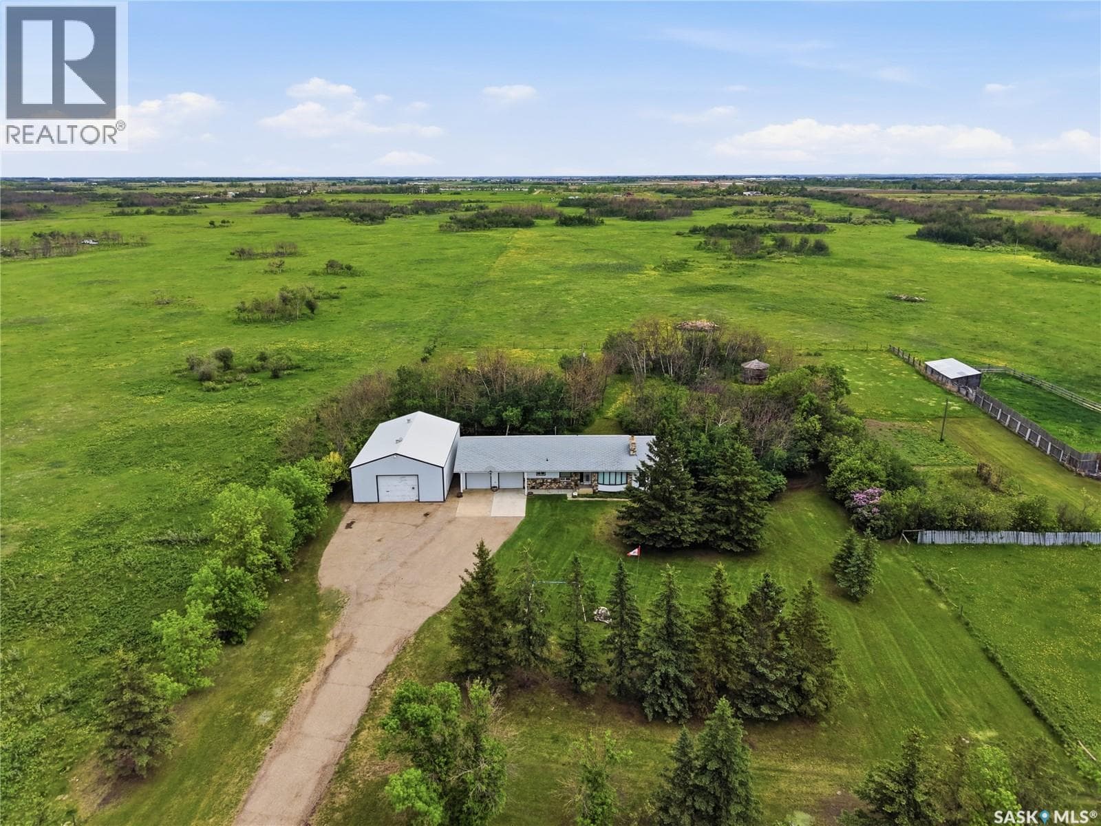 (Martensville) Friesen Acreage — photo 4
