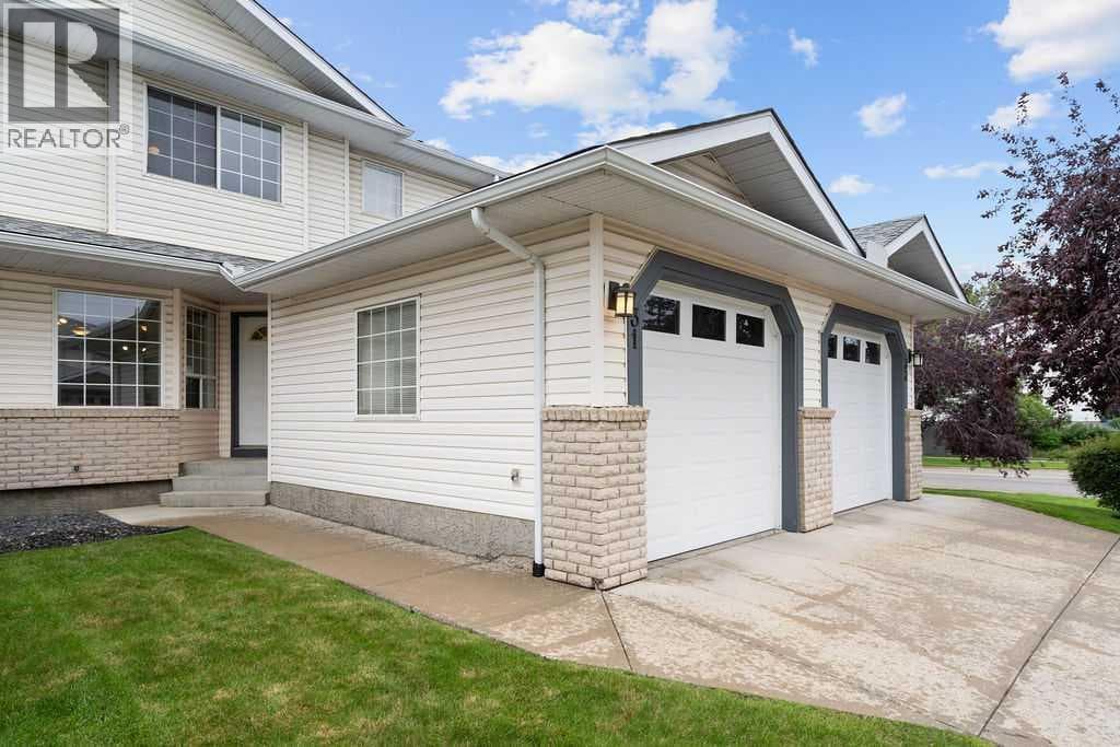 31 Silvergrove Close NW — photo 3
