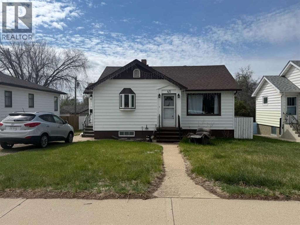 45 4 Street SW