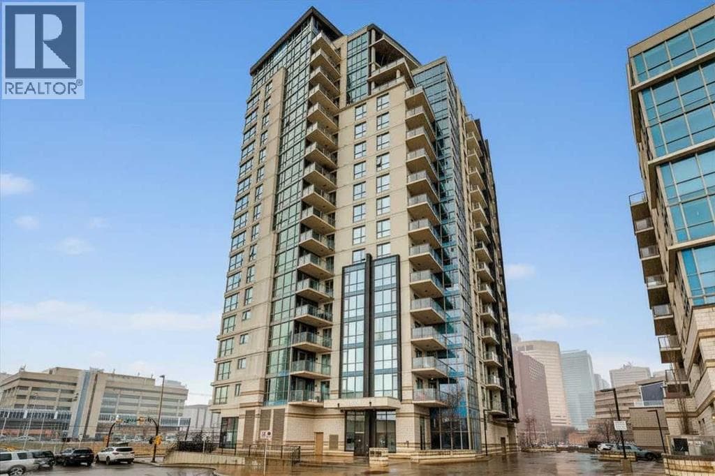 807, 325 3 Street SE — photo 2
