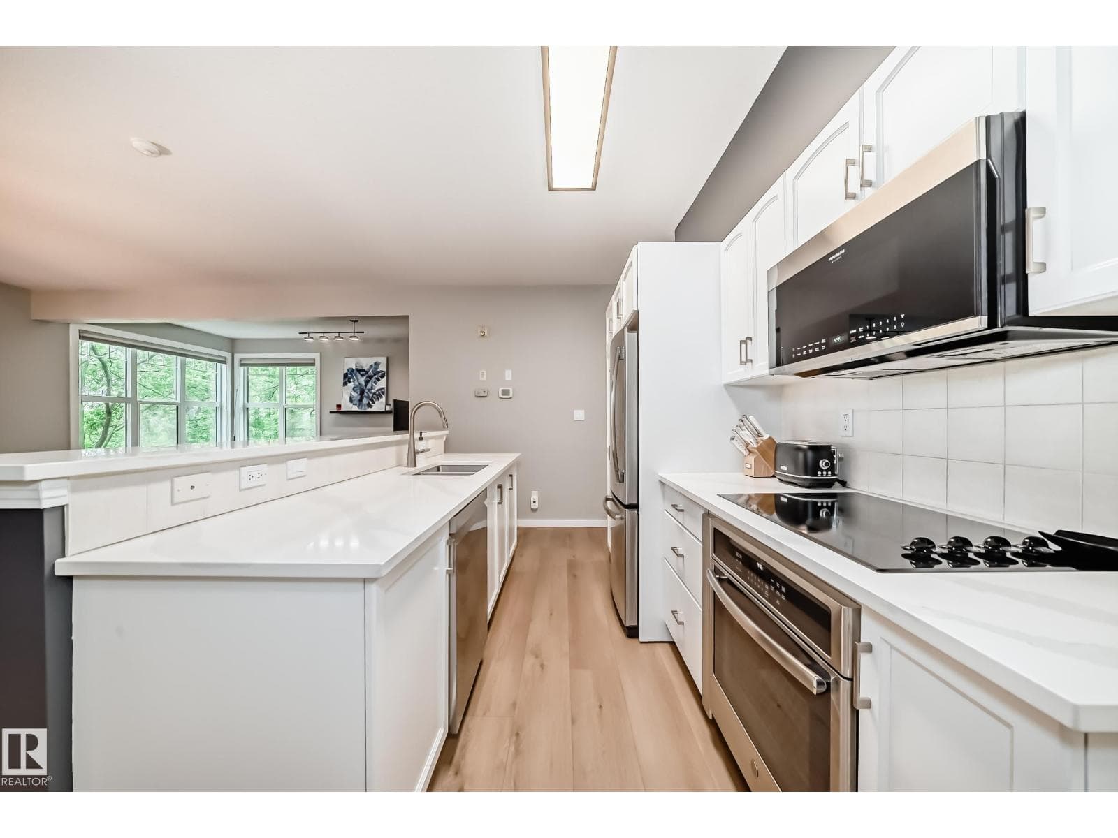#303 9828 112 ST NW