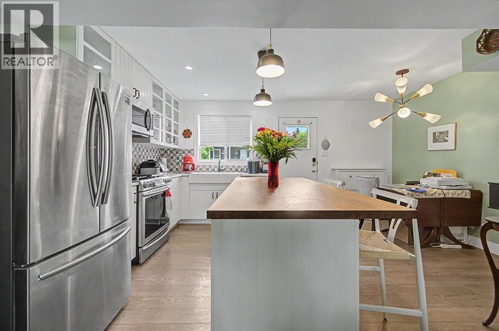 633 Regal Park NE — photo 4