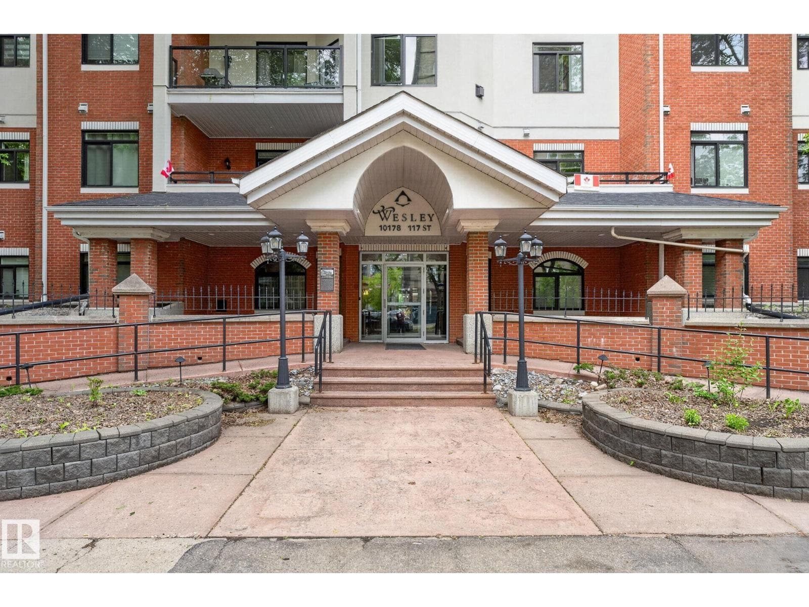 #205 10178 117 ST NW NW