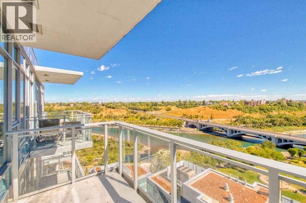 1604, 108 Waterfront Court SW — photo 2