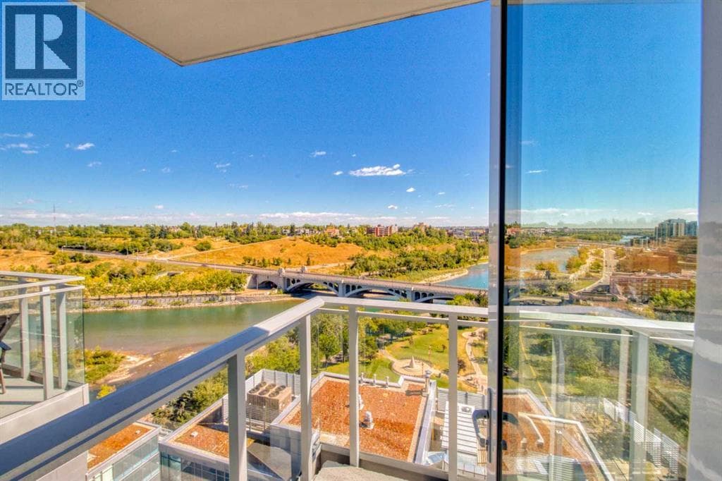 1604, 108 Waterfront Court SW