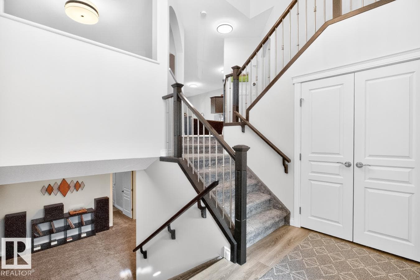 12 KINGDOM PL — photo 4