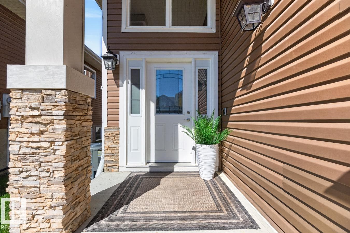 12 KINGDOM PL — photo 3