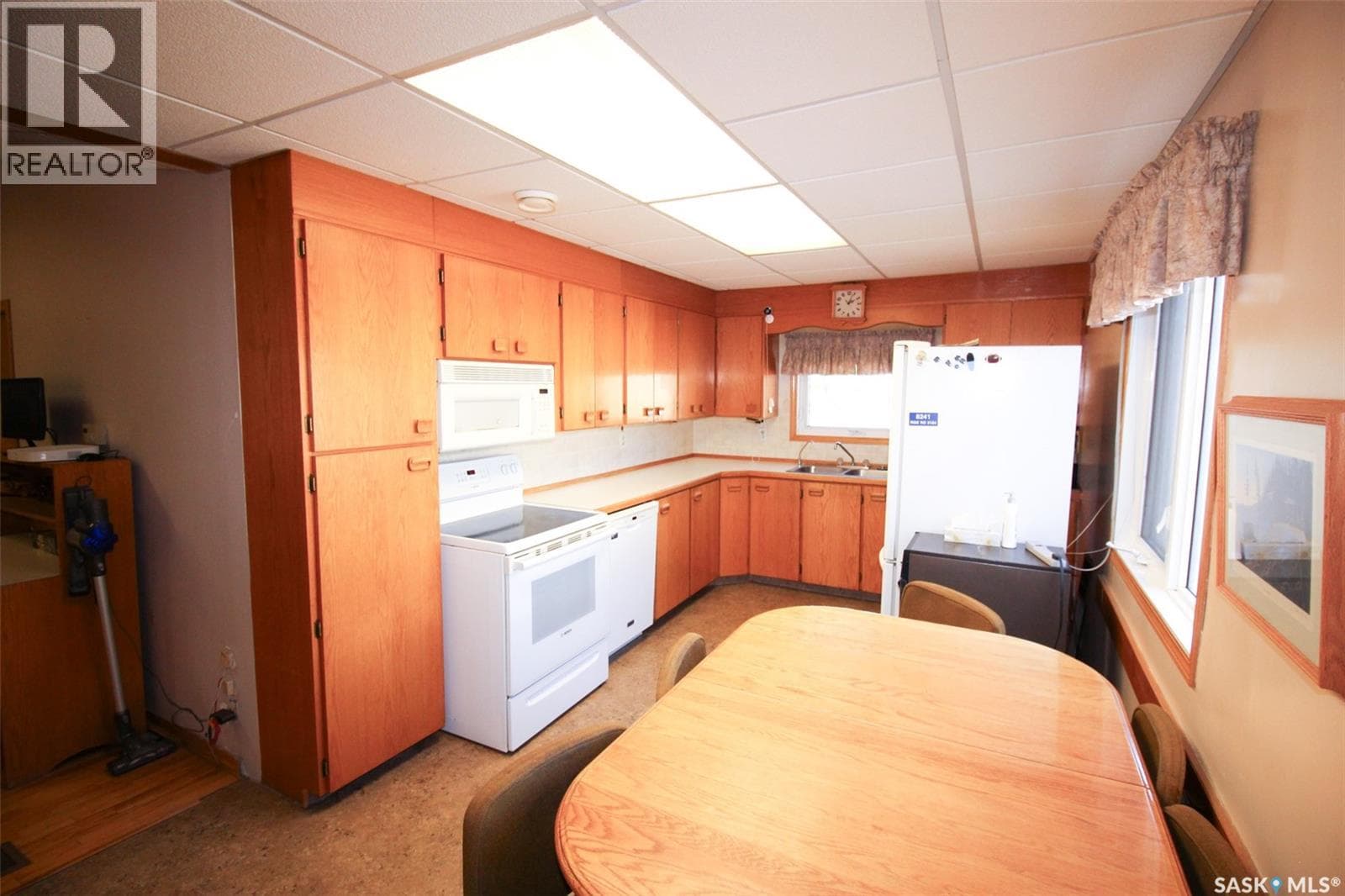 8241 Range ROAD — photo 3