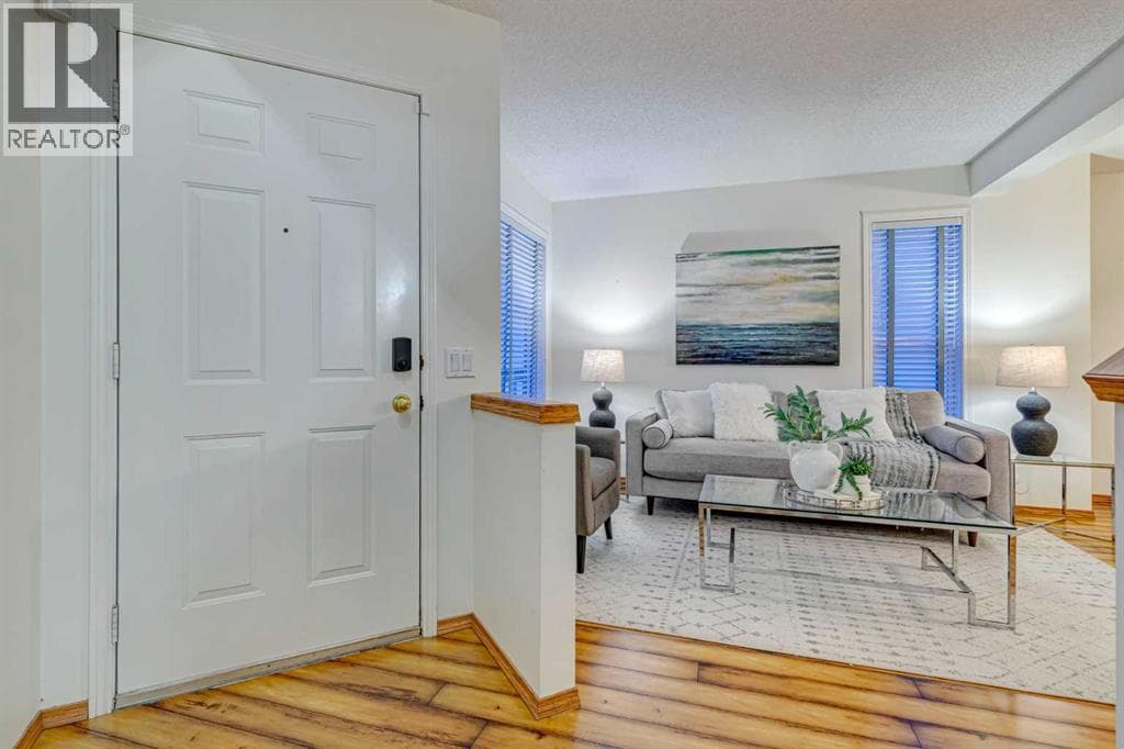 268 Mt Brewster Circle SE — photo 2