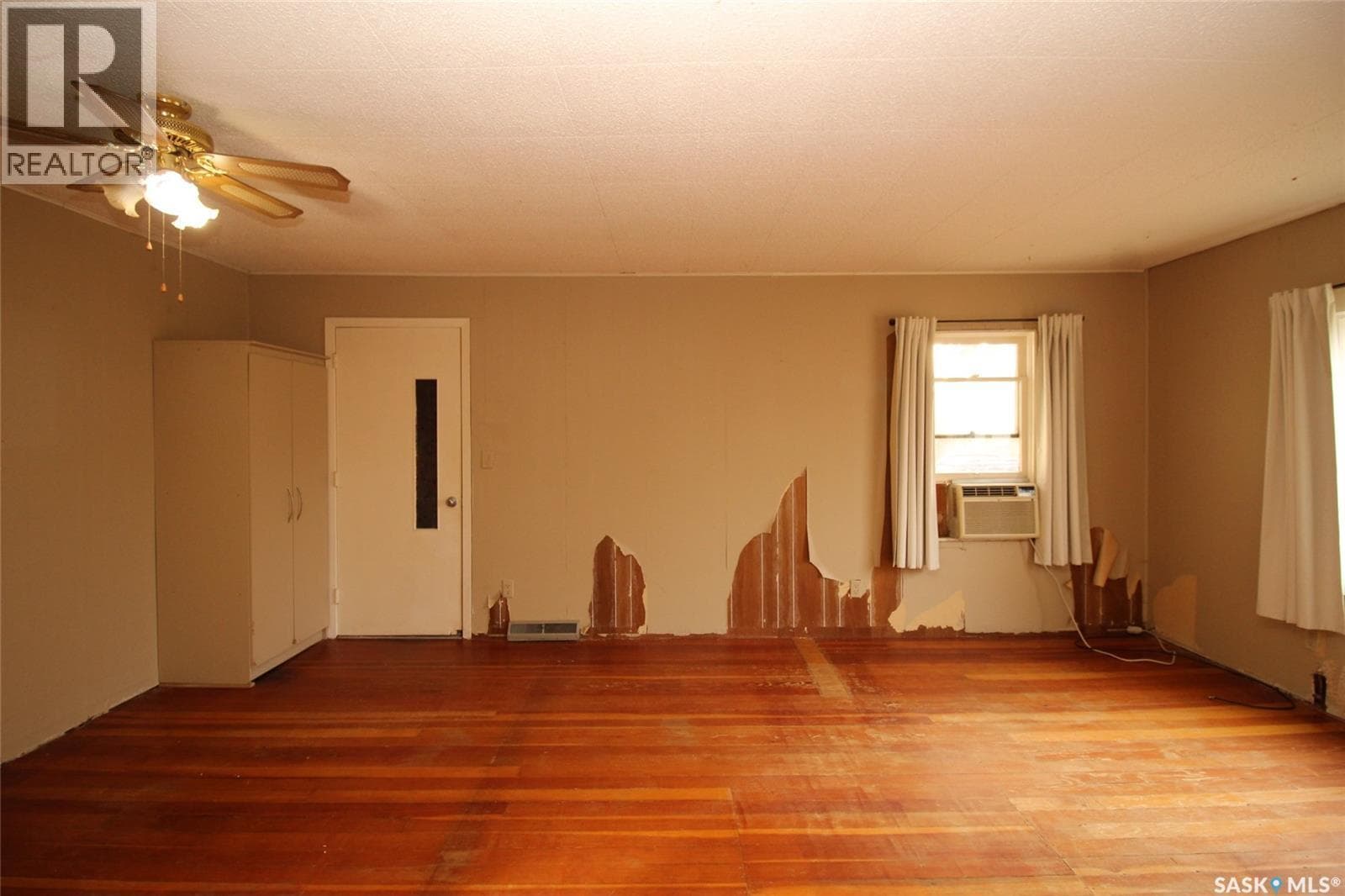 491 1st STREET W — photo 3