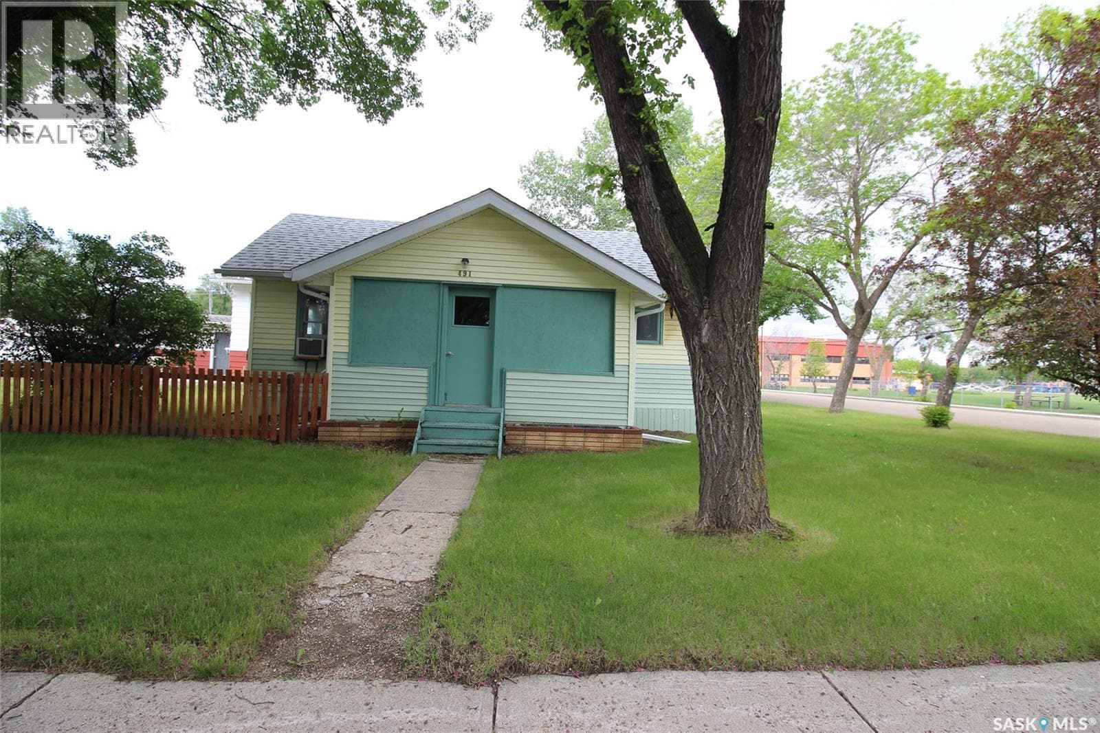 491 1st STREET W