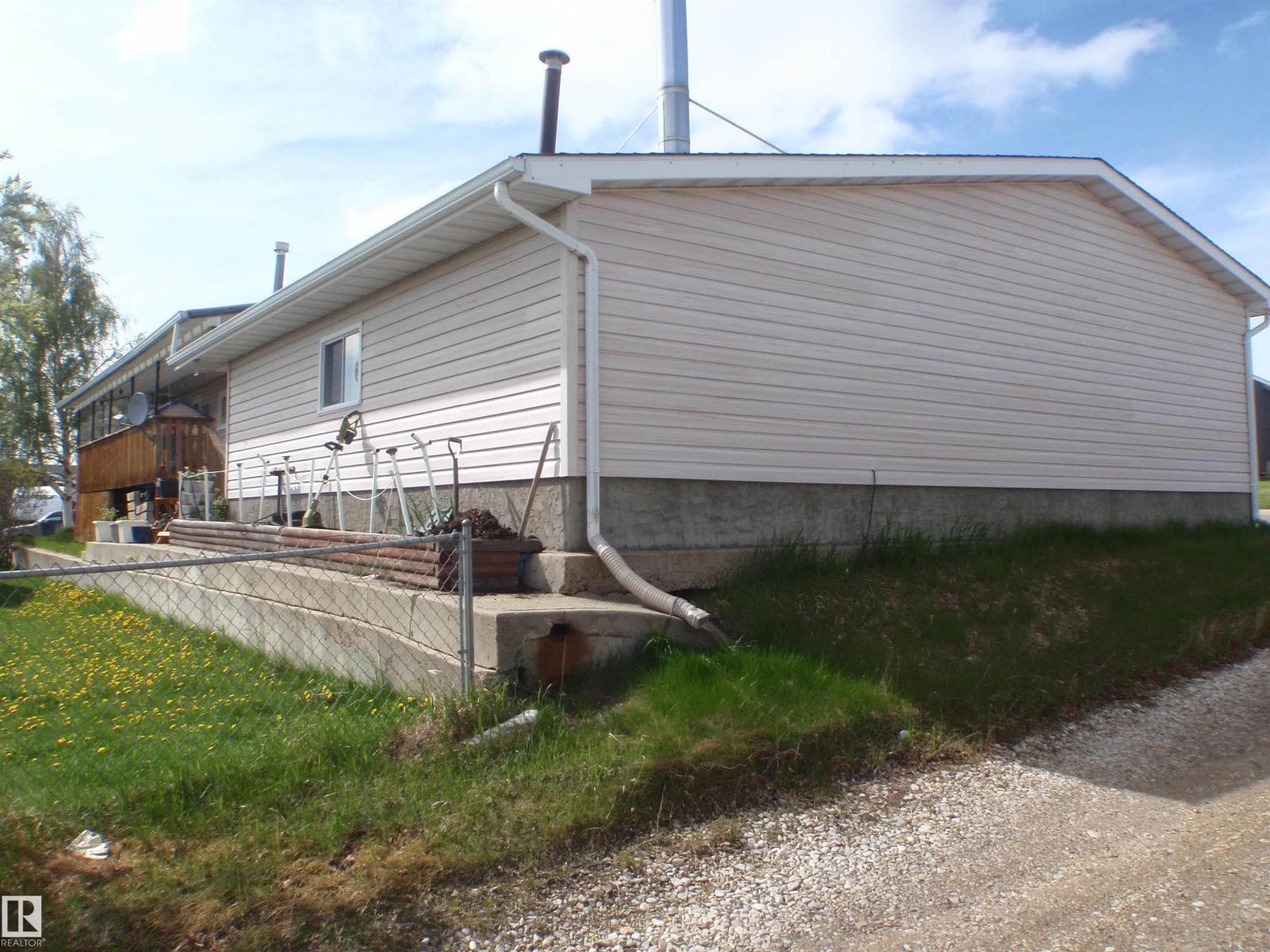 3 Hillside AV — photo 3