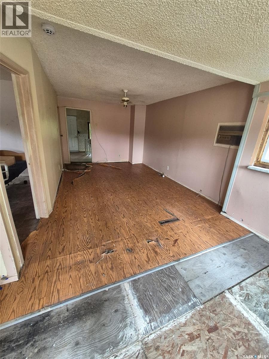 400 J AVENUE S — photo 2