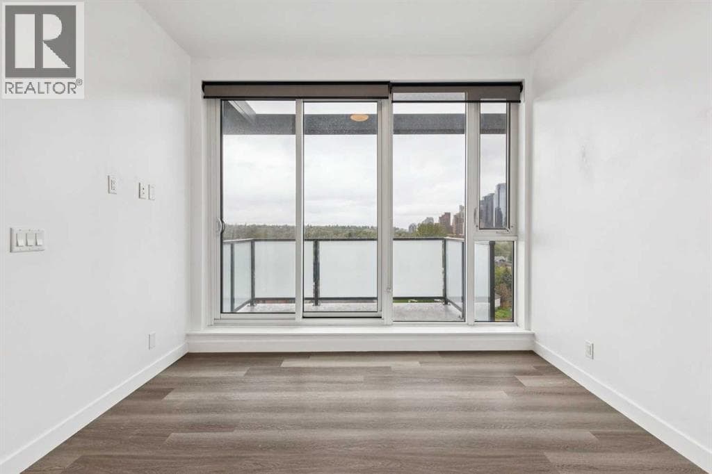 903, 327 9A Street NW photo 12
